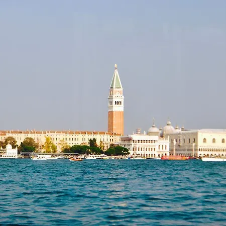 La Casa Con Il Biliardo Venisejetaime Apartmán *